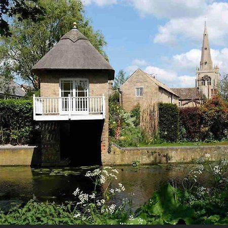 Historic Cambridgeshire Cottage Godmanchester Eksteriør billede