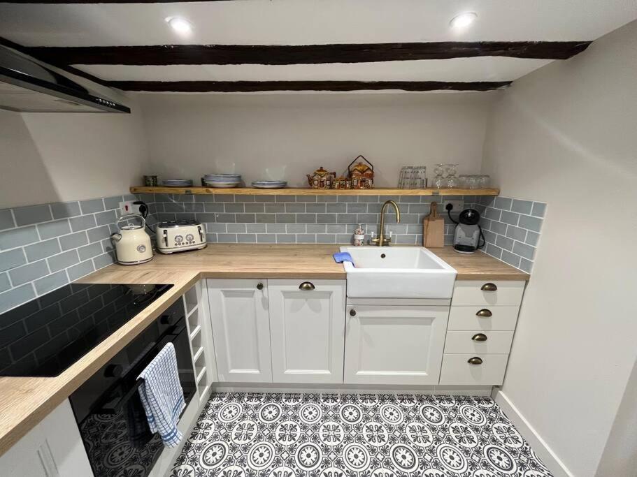 Historic Cambridgeshire Cottage Godmanchester Eksteriør billede