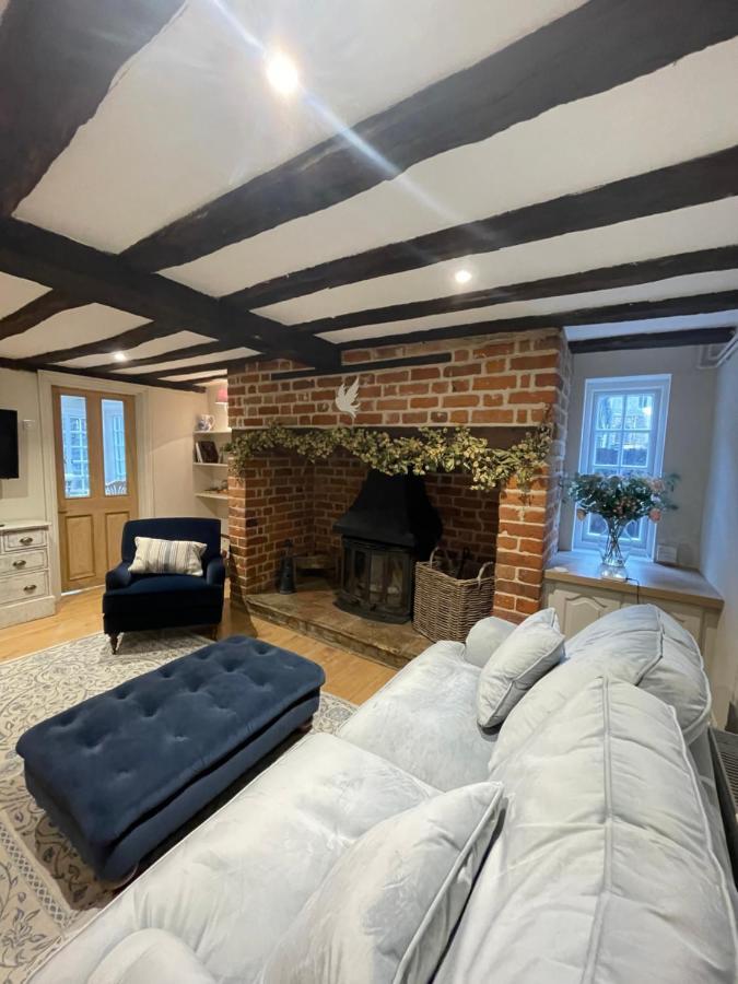 Historic Cambridgeshire Cottage Godmanchester Eksteriør billede